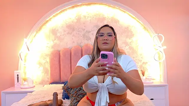 แชท XXX สดของ MiaLaurents