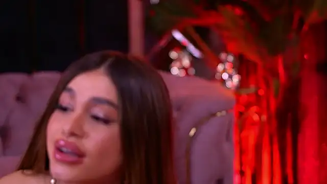 Chatroom XXX en direct de BellaNoirre