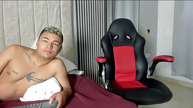 Chat +18 de dante_and_kiara ao vivo