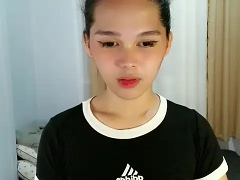 sluttyLeila Chat XXX live