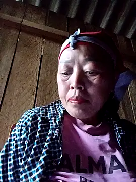 Chatroom XXX en direct de Agnes-baby