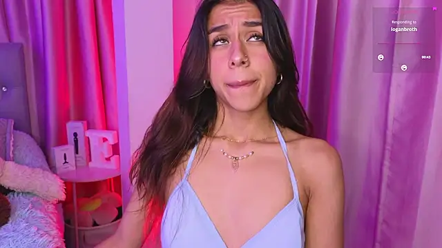 Emiily_Scott1 লাইভ XXX চ্যাট