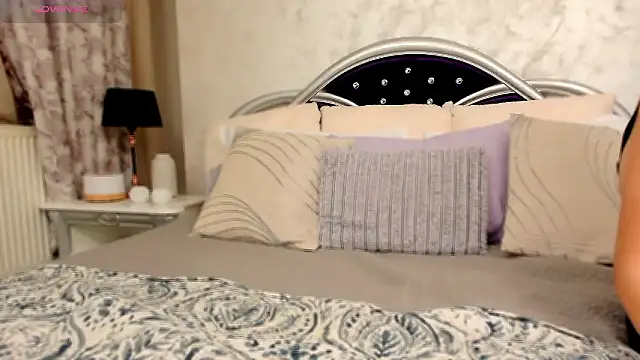 SarraRay's Live XXX Chat