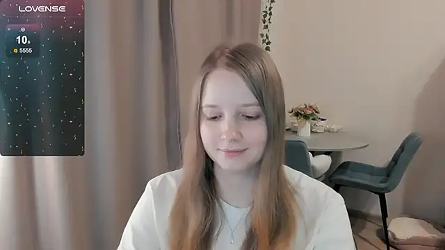 Alyaley élő XXX-chatje