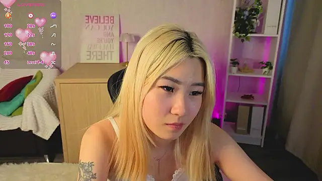 Aisi_18 即時 XXX 聊天