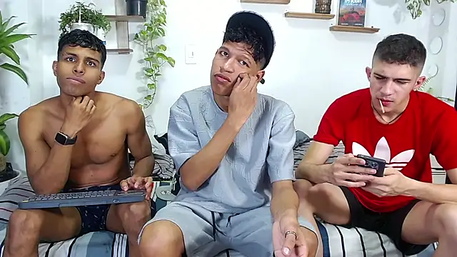 Interracial_Snow_Bunny's Live XXX Chat