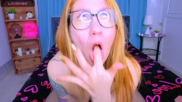 Chatroom XXX en direct de LucieHells