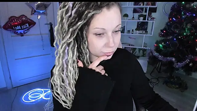 Chatroom XXX en direct de HoneySallyMoore