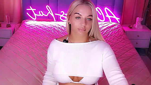 AllwaysHotJ's Live XXX Chat