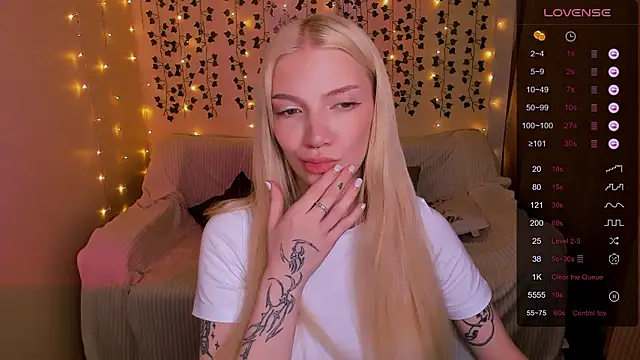 AnyaTaylor_ Chat XXX in diretta