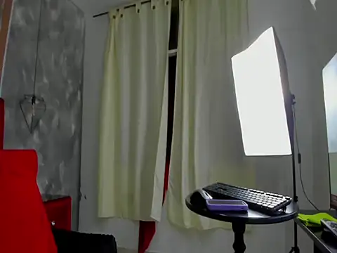 دردشة ShanellDiaz_ الجنسية المباشرة