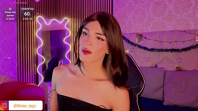 LIHIAN_TAY Show in webcam