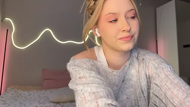 Monikacutie Live XXX-Chat