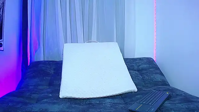 babycat4_'s Live XXX Chat