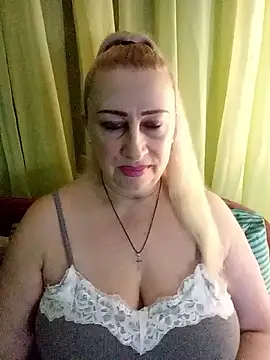 Esenia505 Adlı Modelin Canlı XXX Sohbeti