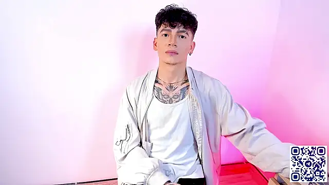 Axel_InkShade_ Adlı Modelin Canlı XXX Sohbeti