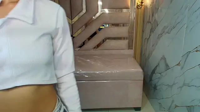 katalina_r_ 即時 XXX 聊天