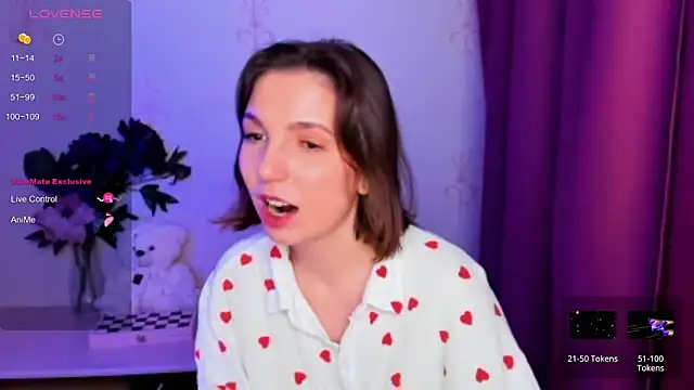 Chat XXX en directo de KindHazelHere_