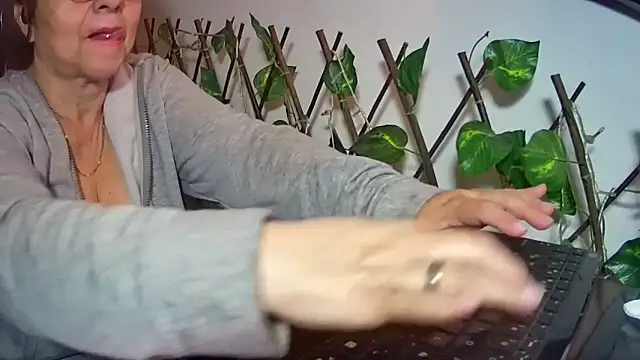 Chat +18 de nicoltatiana_ ao vivo