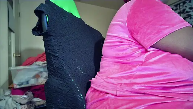 -Yagurlwest's Webcam Show