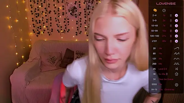 AnyaTaylor_: απευθείας συνομιλία ΧΧΧ