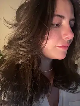 sukhakunis1's Live XXX Chat