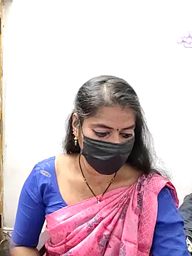 tamil_Sigappu_Roja Adlı Modelin Canlı XXX Sohbeti