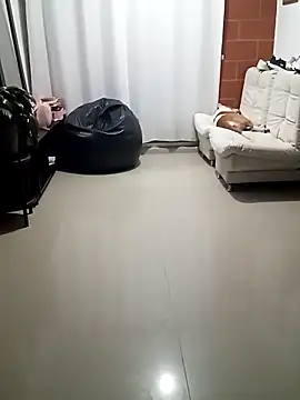 Isbettyche 现场XXX聊天