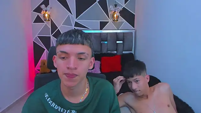 Juan_Nd_Steven's Webcam Show