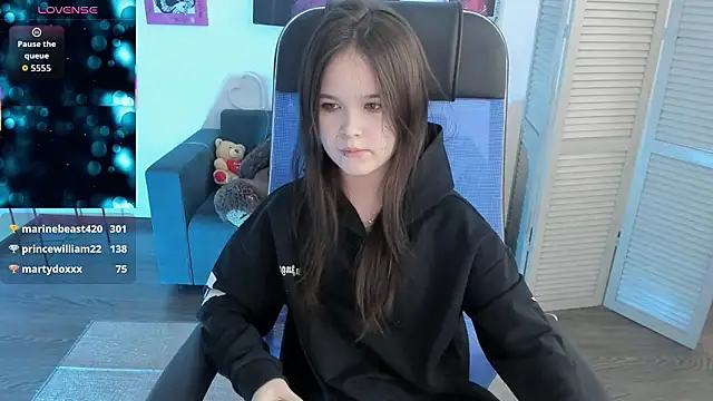 Elainebeness' Live XXX Chat