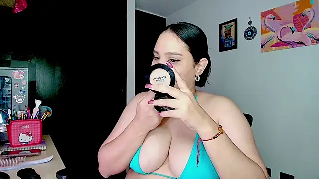 Chat +18 de ashliecooperrr ao vivo