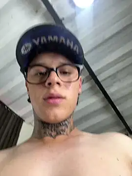 jordan_422 élő XXX-chatje