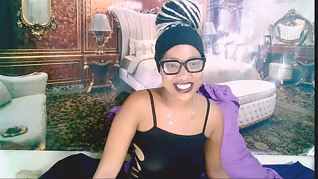 EroticSexyPrada Adlı Modelin Canlı XXX Sohbeti