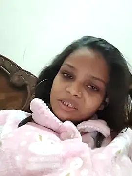 Komal0099 Adlı Modelin Canlı XXX Sohbeti