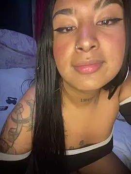 Caty__hot Adlı Modelin Canlı XXX Sohbeti