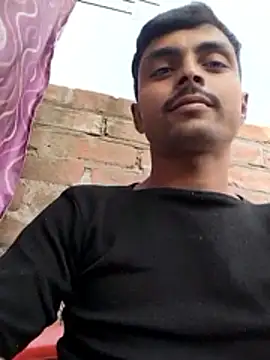 YOUR-LOVER-2: διαδικτυακό σόου στην κάμερα