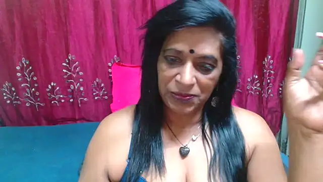 INDIANFUSION Adlı Modelin Canlı XXX Sohbeti