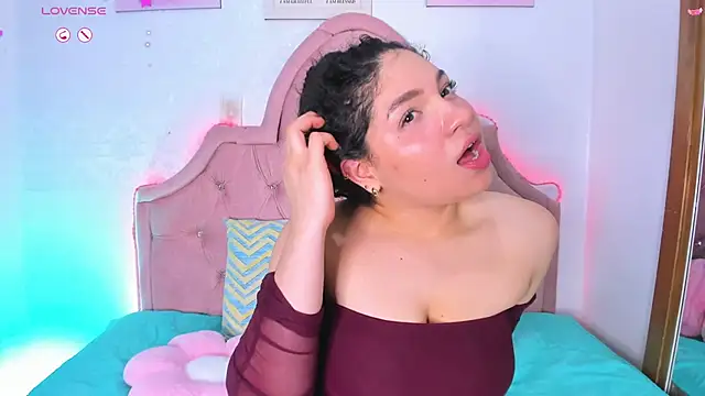 amandalee01 Adlı Modelin Canlı XXX Sohbeti