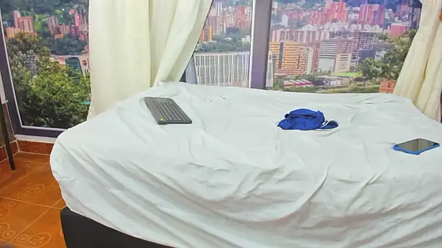 LucasMillerr: онлайн-секс-чат