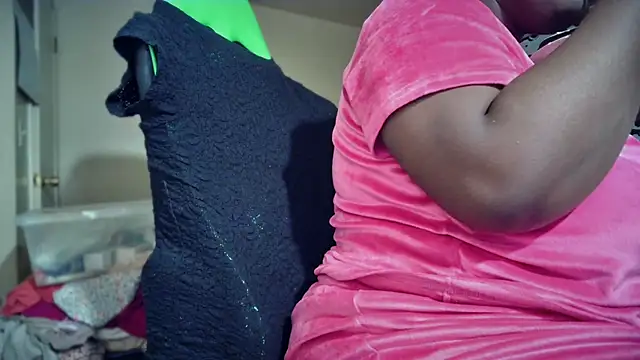 -Yagurlwest's Webcam Show