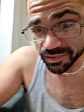 Zander823 即時 XXX 聊天