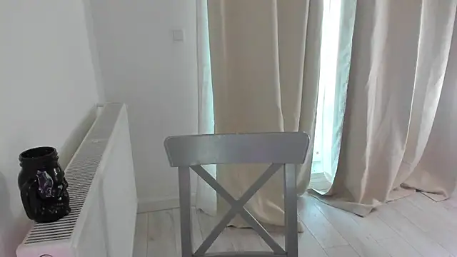 EllyslimdollのライブXXXチャット