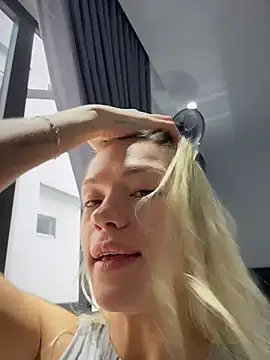 -Sexy_Barbie- élő XXX-chatje