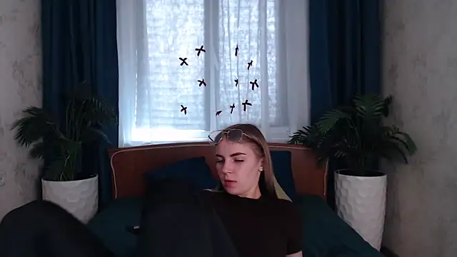 HitGyrlのライブXXXチャット