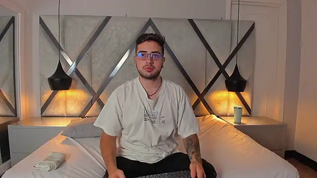 Ethan_Greys 即時 XXX 聊天