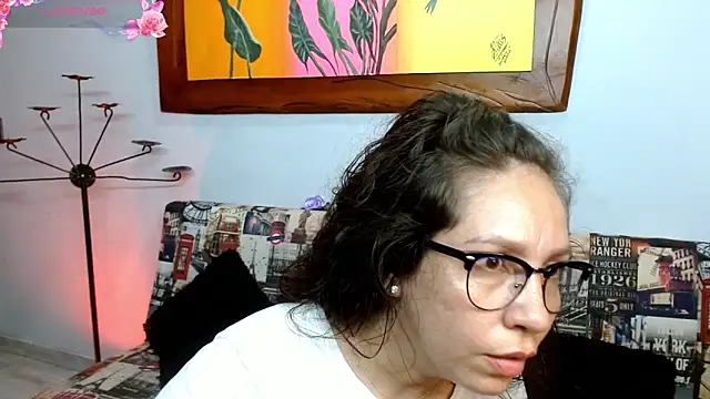 naihroby Adlı Modelin Canlı XXX Sohbeti