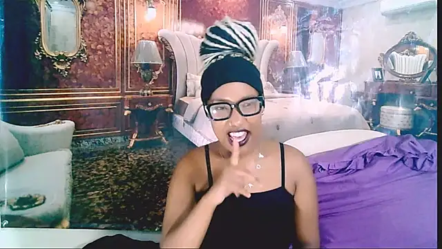 EroticSexyPrada's Live XXX Chat