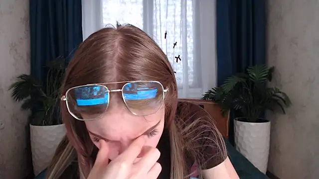 HitGyrl's Live XXX Chat