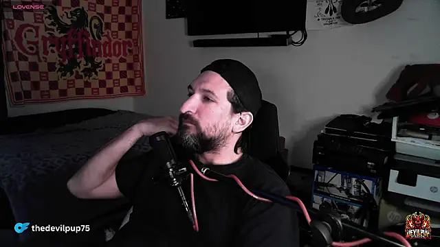 DevilPup75_'s Webcam Show