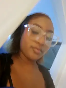 Adelehottman Chat XXX in diretta